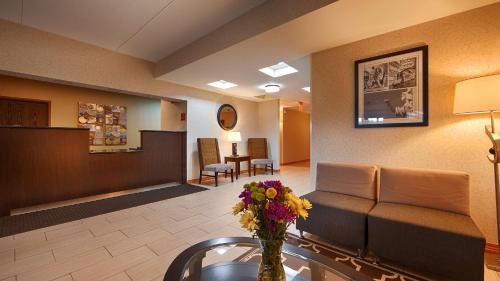 Indiana Hotel | Days Inn by Wyndham Indiana Benjamin Franklin Highway