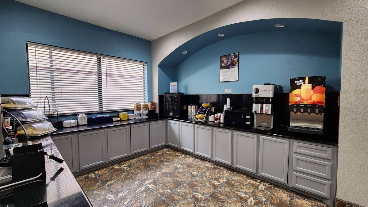 Clear Lake Shores Hotel | Days Inn by Wyndham Kemah