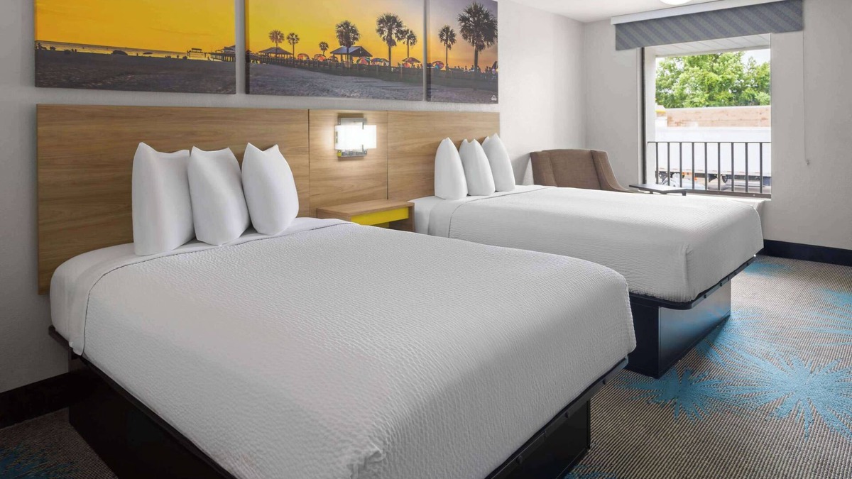 Ladson Hotel | Days Inn by Wyndham Ladson Summerville Charleston
