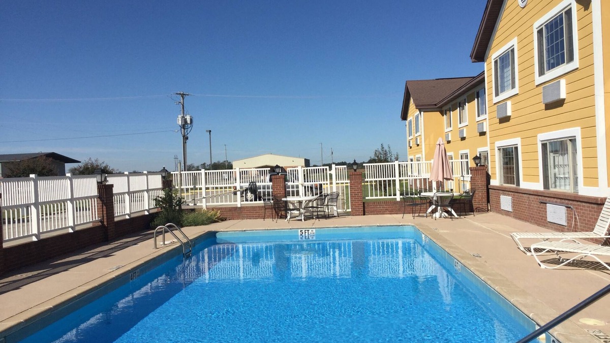Lake Village Hotel | Days Inn by Wyndham Lake Village