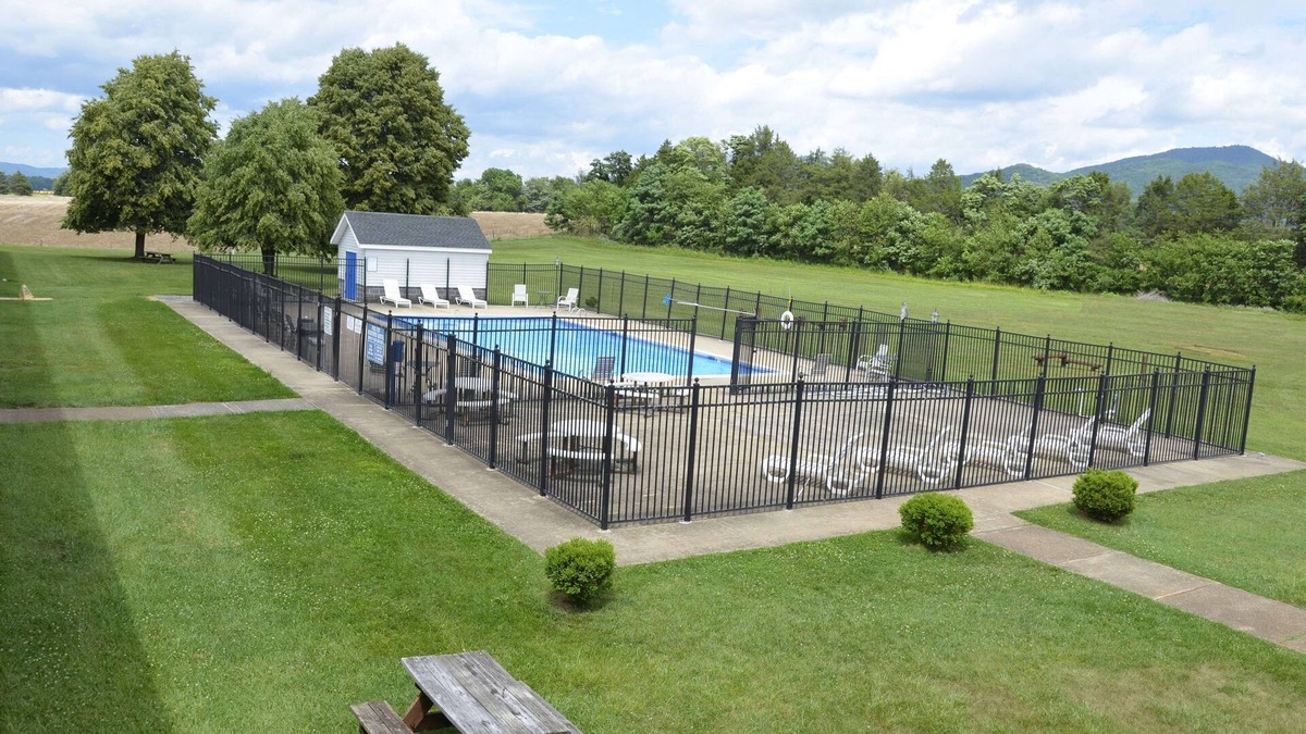 Luray Hotel | Days Inn by Wyndham Luray Shenandoah