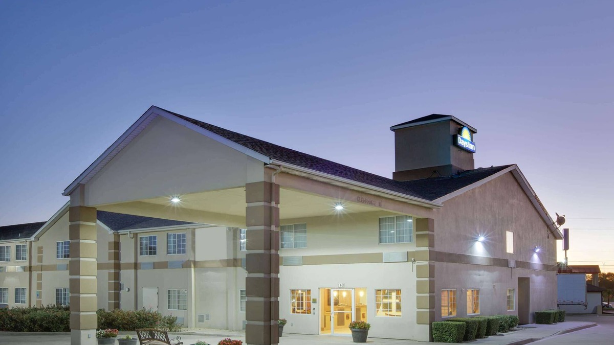 Mesquite Hotel | Days Inn by Wyndham Mesquite Rodeo TX