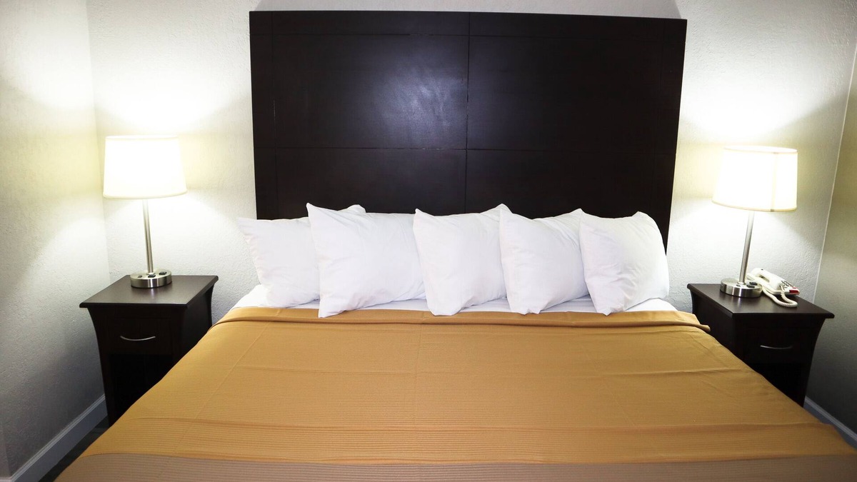 Moulton Hotel | Days Inn by Wyndham Moulton