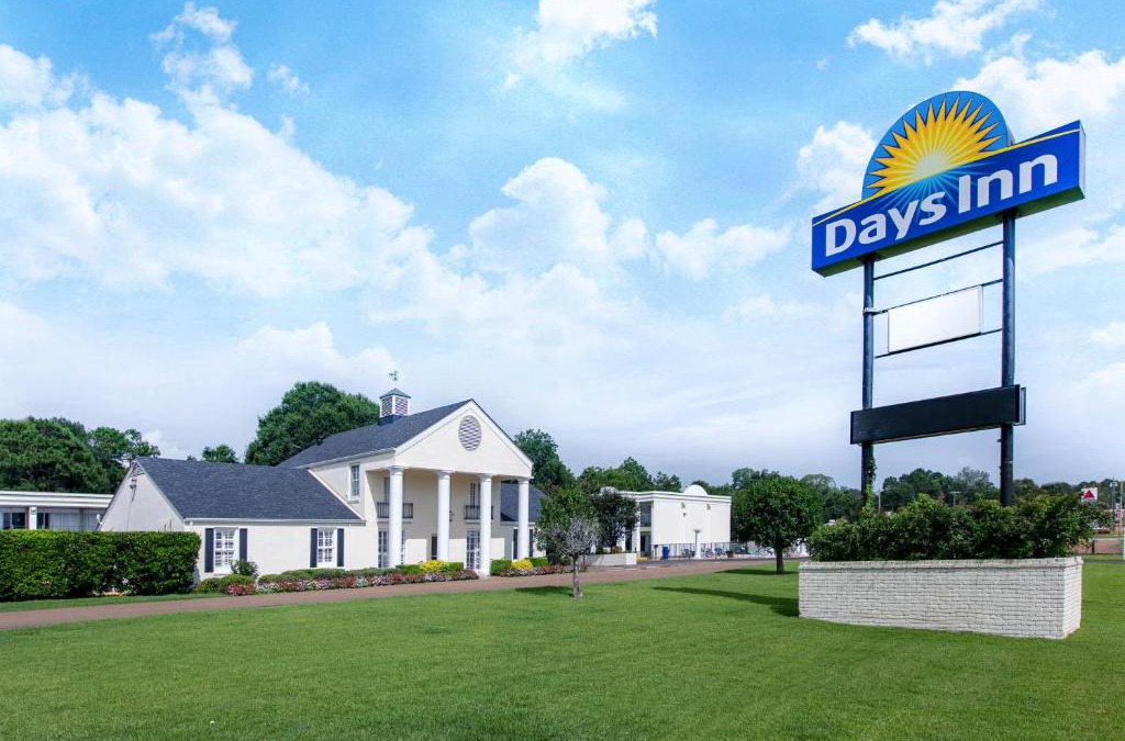 Natchez Hotel | Days Inn by Wyndham Natchez