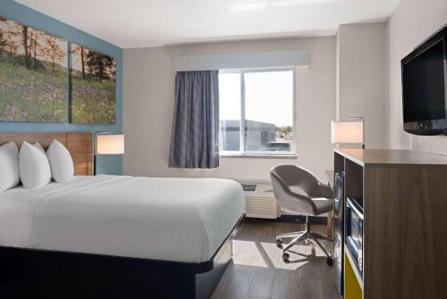 Neenah Hotel | Days Inn by Wyndham Neenah