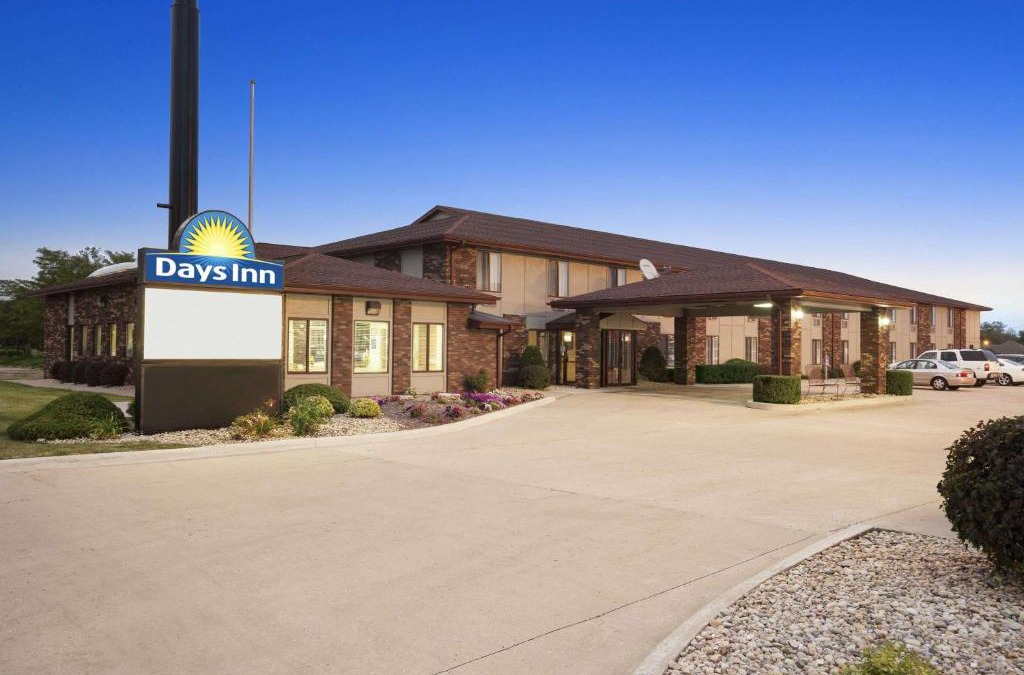 Oglesby Hotel | Days Inn by Wyndham Oglesby/Starved Rock