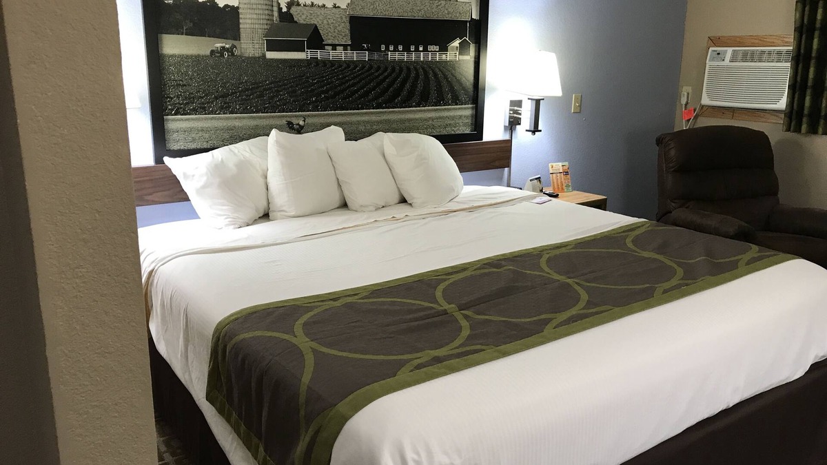 West Omaha Hotel | Days Inn by Wyndham Omaha/West Dodge
