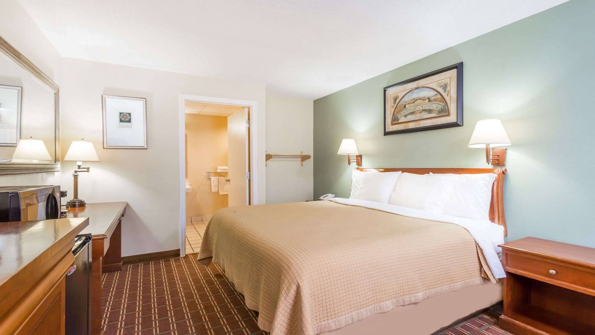 Orangeburg Hotel | Days Inn by Wyndham Orangeburg