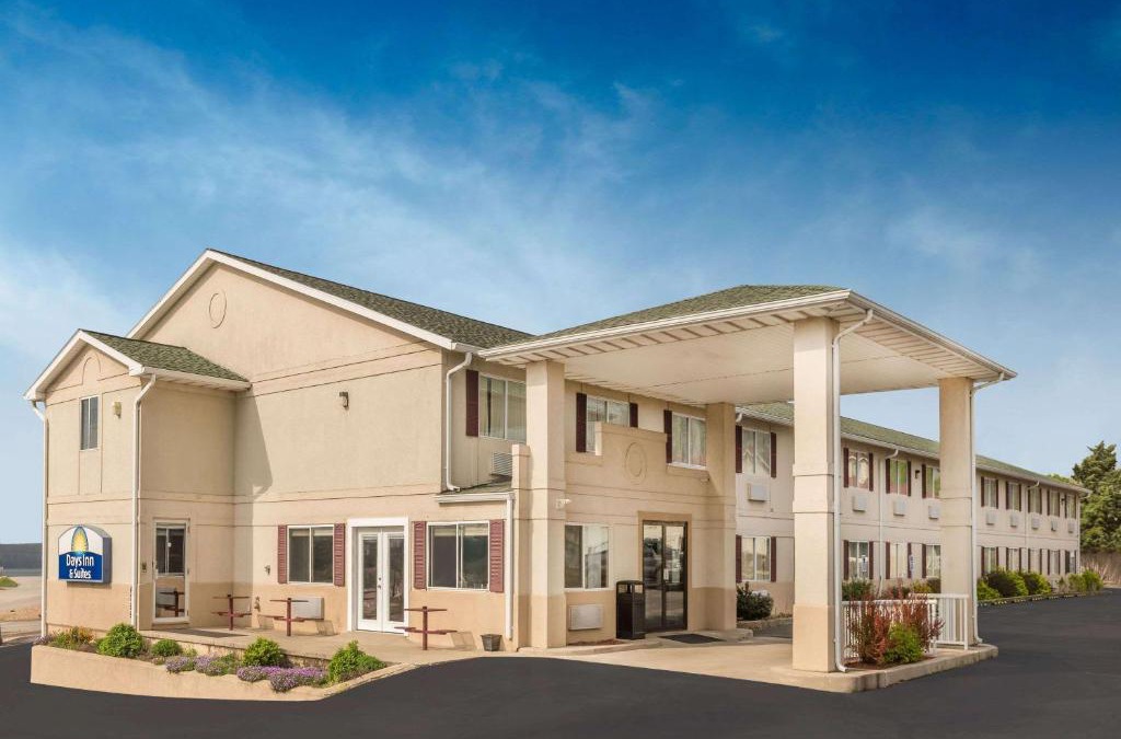 Osage Beach Hotel | Days Inn by Wyndham Osage Beach Lake of the Ozarks