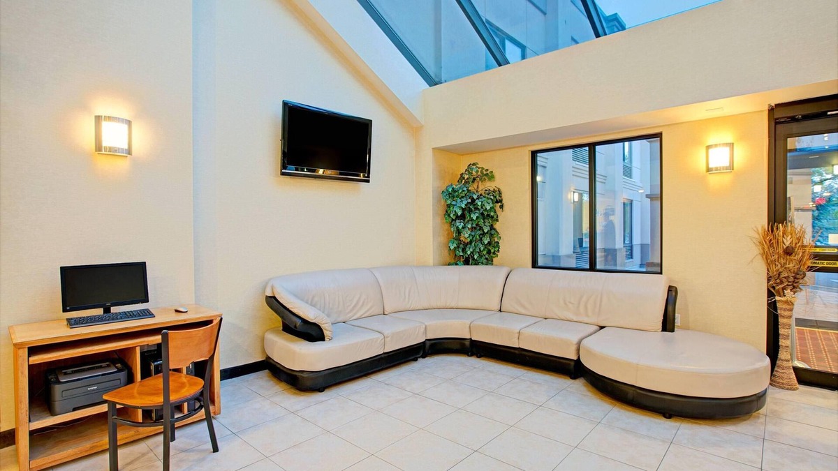 Parsippany Hotel | Days Inn by Wyndham Parsippany