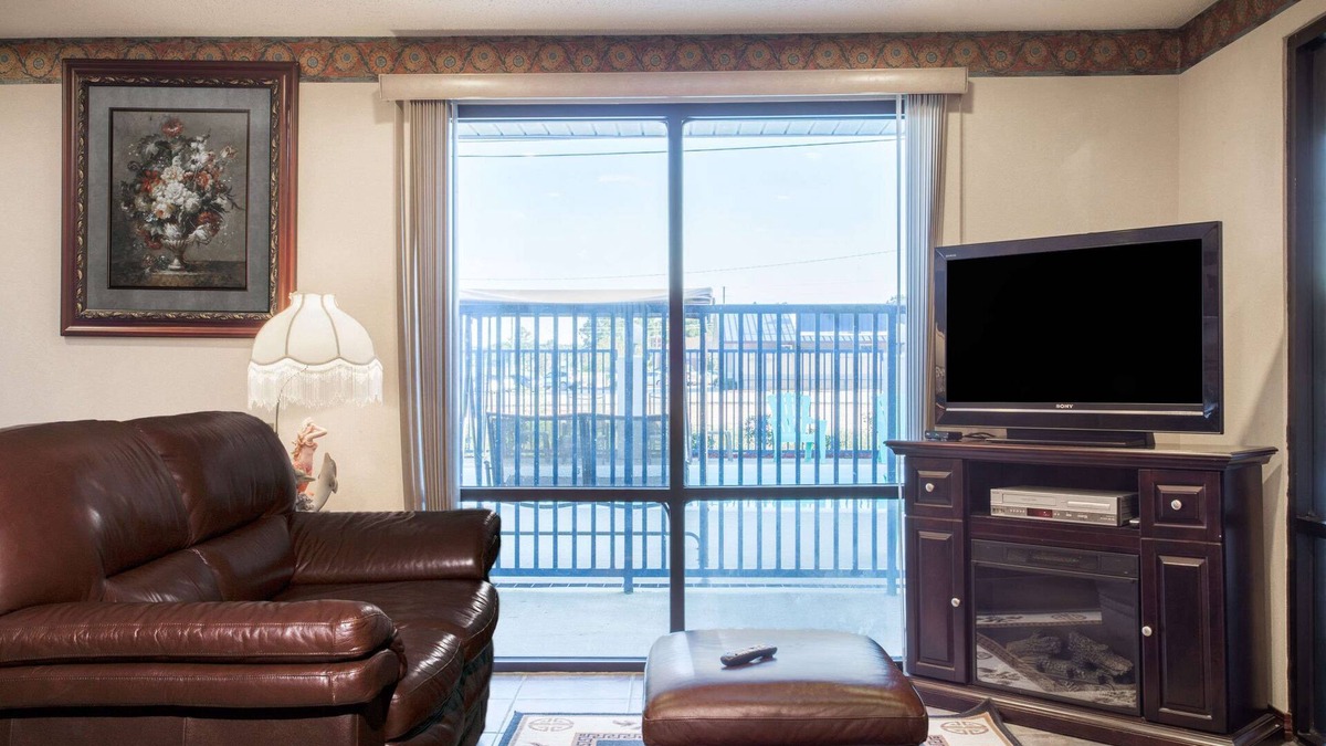 Picayune Hotel | Days Inn by Wyndham Picayune