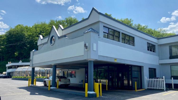 South Hills Hotel | Days Inn by Wyndham Pittsburgh
