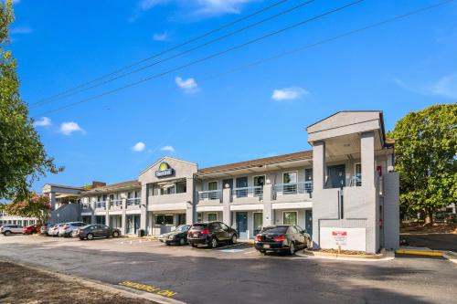 Northwest Raleigh Hotel | Days Inn by Wyndham Raleigh Glenwood-Crabtree