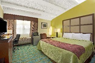 Southington Hotel | Days Inn by Wyndham Southington