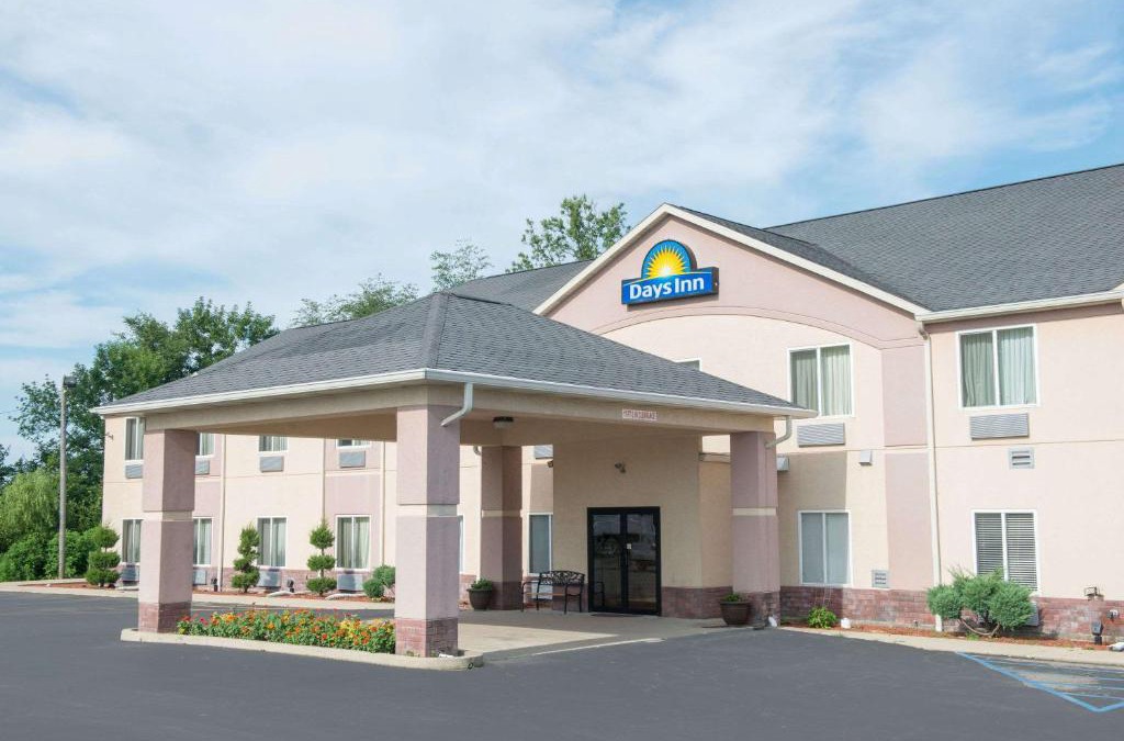 Sullivan Hotel | Days Inn by Wyndham Sullivan