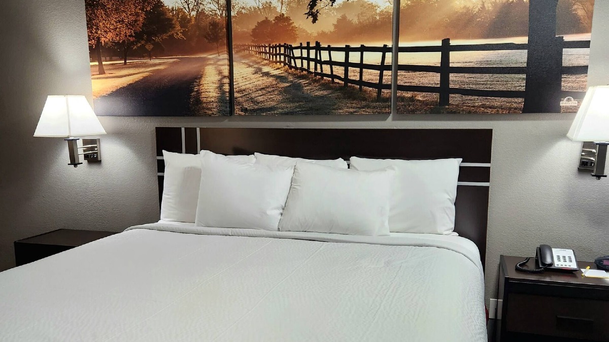 Sulphur Hotel | Days Inn by Wyndham Sulphur LA