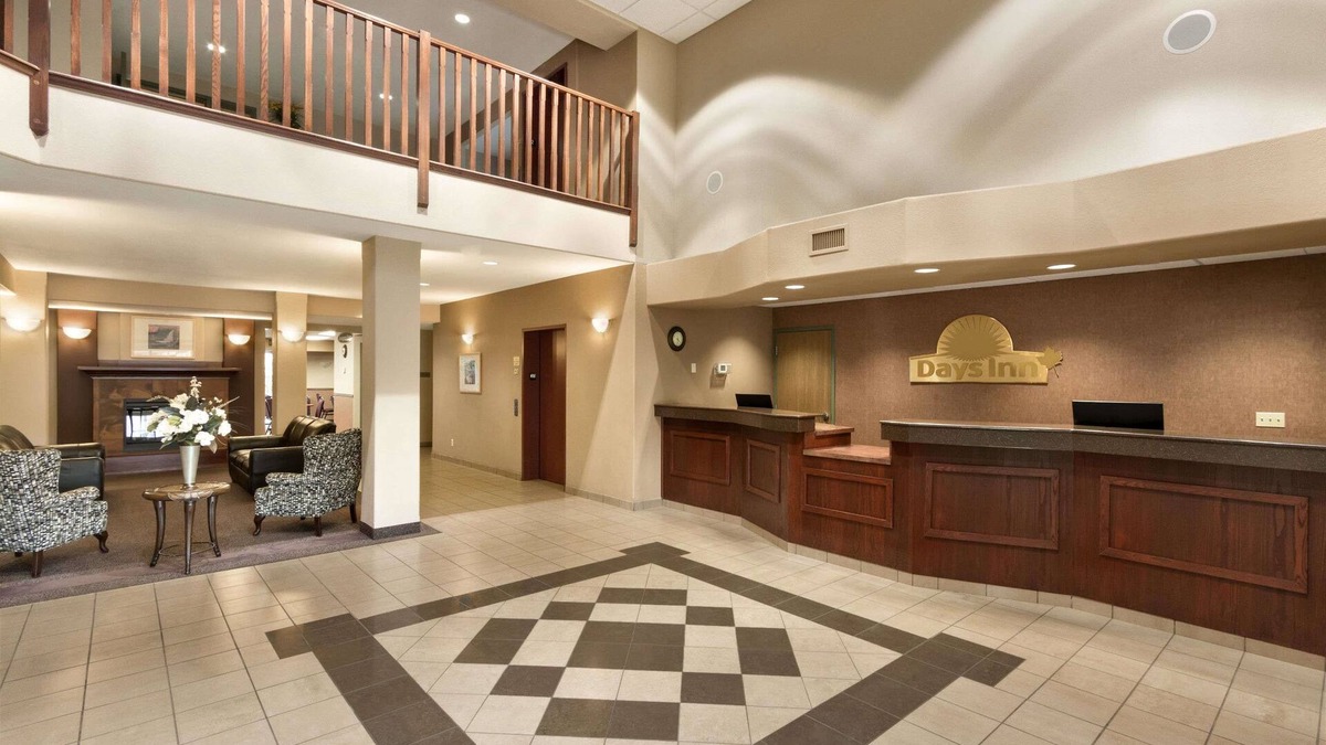 Thunder Bay Hotel | Days Inn by Wyndham Thunder Bay North