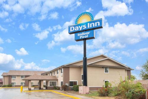 Southwest Topeka Hotel | Days Inn by Wyndham Topeka
