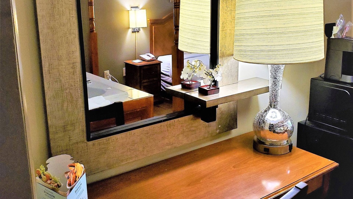 Towson Hotel | Days Inn by Wyndham Towson