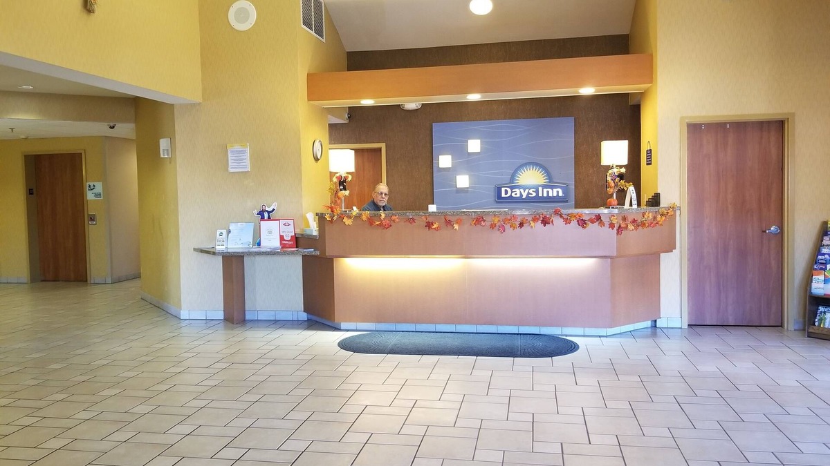 Tulsa Hotel | Days Inn by Wyndham Tulsa Central