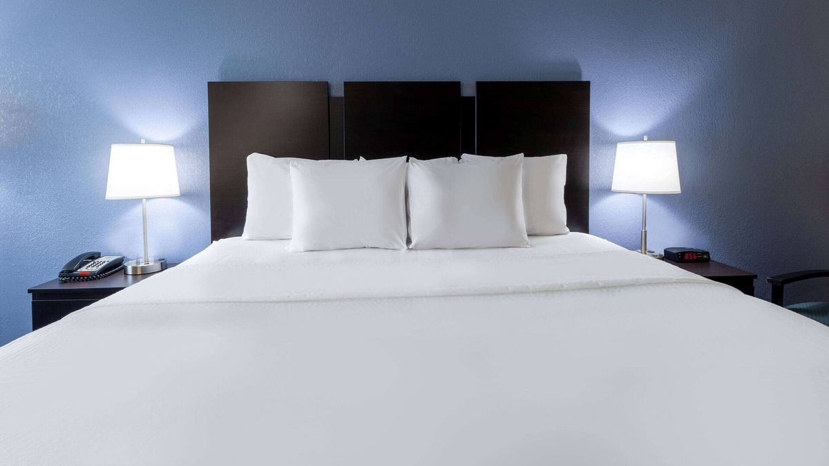 Charles Town Hotel | Days Inn by Wyndham Charles Town/Harpers Ferry