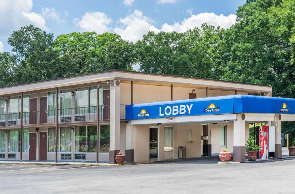 Hurricane Mills Hotel | Days Inn by Wyndham Hurricane Mills