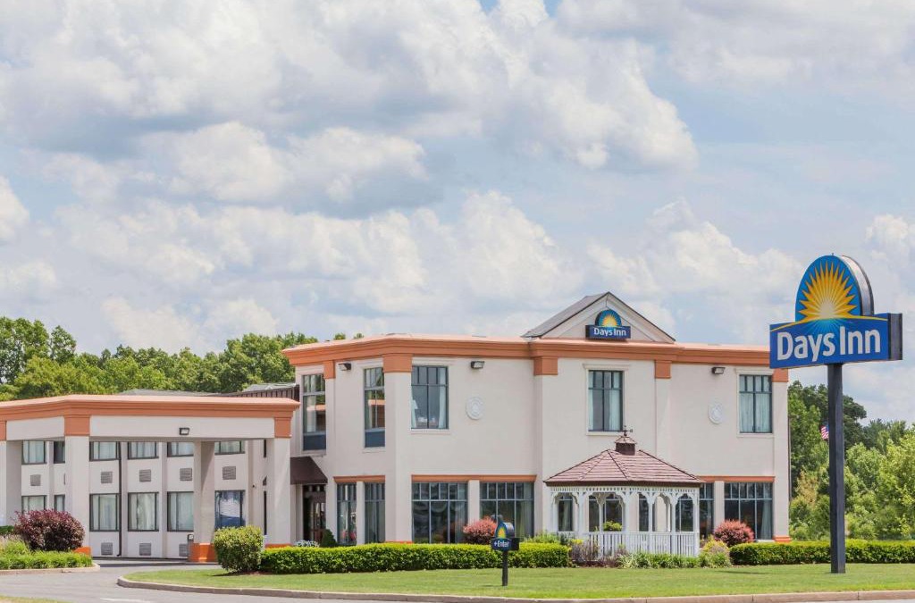 Windsor Locks Hotel | Days Inn by Wyndham Windsor Locks/Bradley Intl Airport