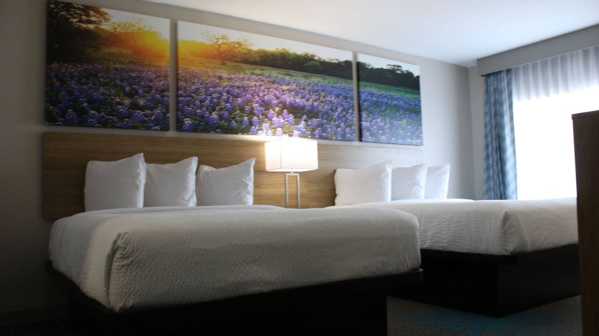 Waco Hotel | Days Inn by Wyndham Waco University Area