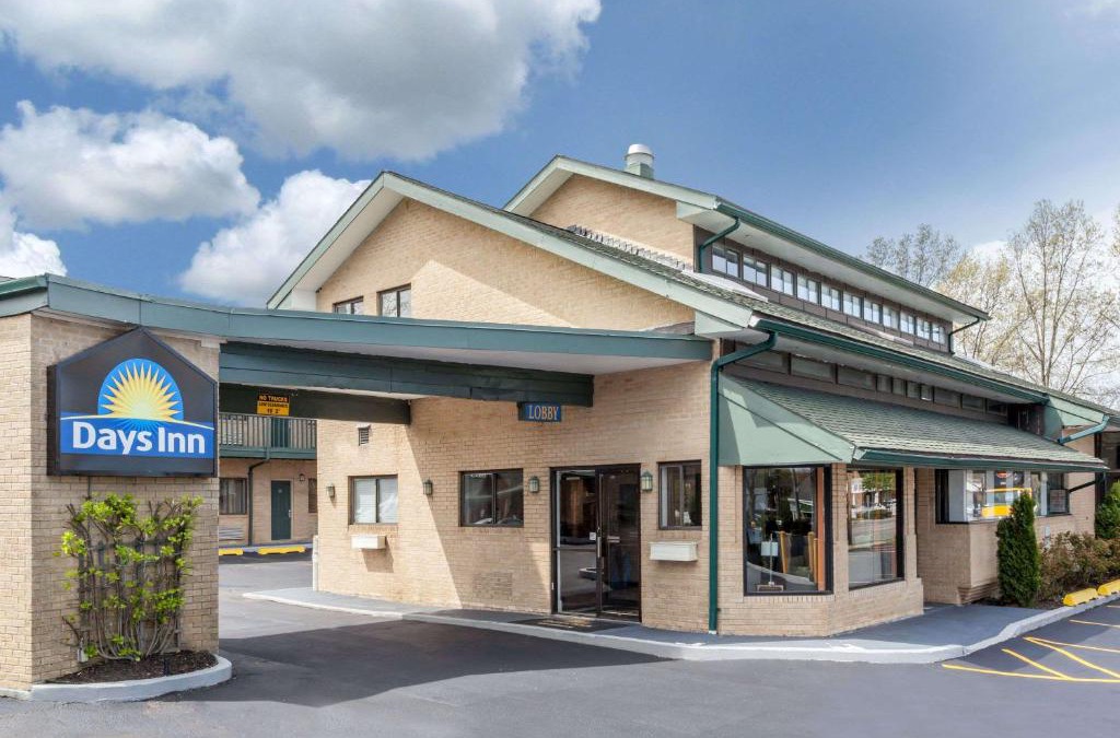 Woodbury Hotel | Days Inn by Wyndham Woodbury Long Island