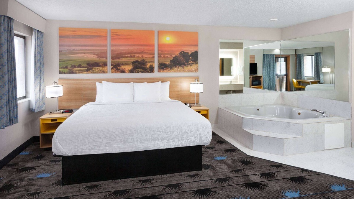 Wooster Hotel | Days Inn by Wyndham Wooster