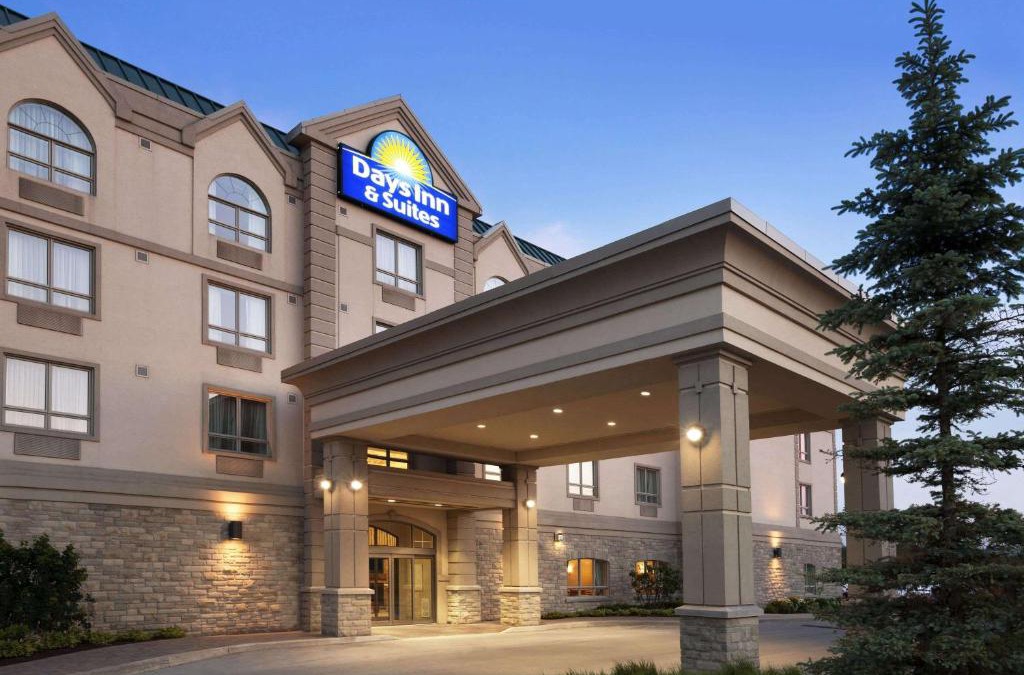 Collingwood Hotel | Days Inn & Suites by Wyndham Collingwood