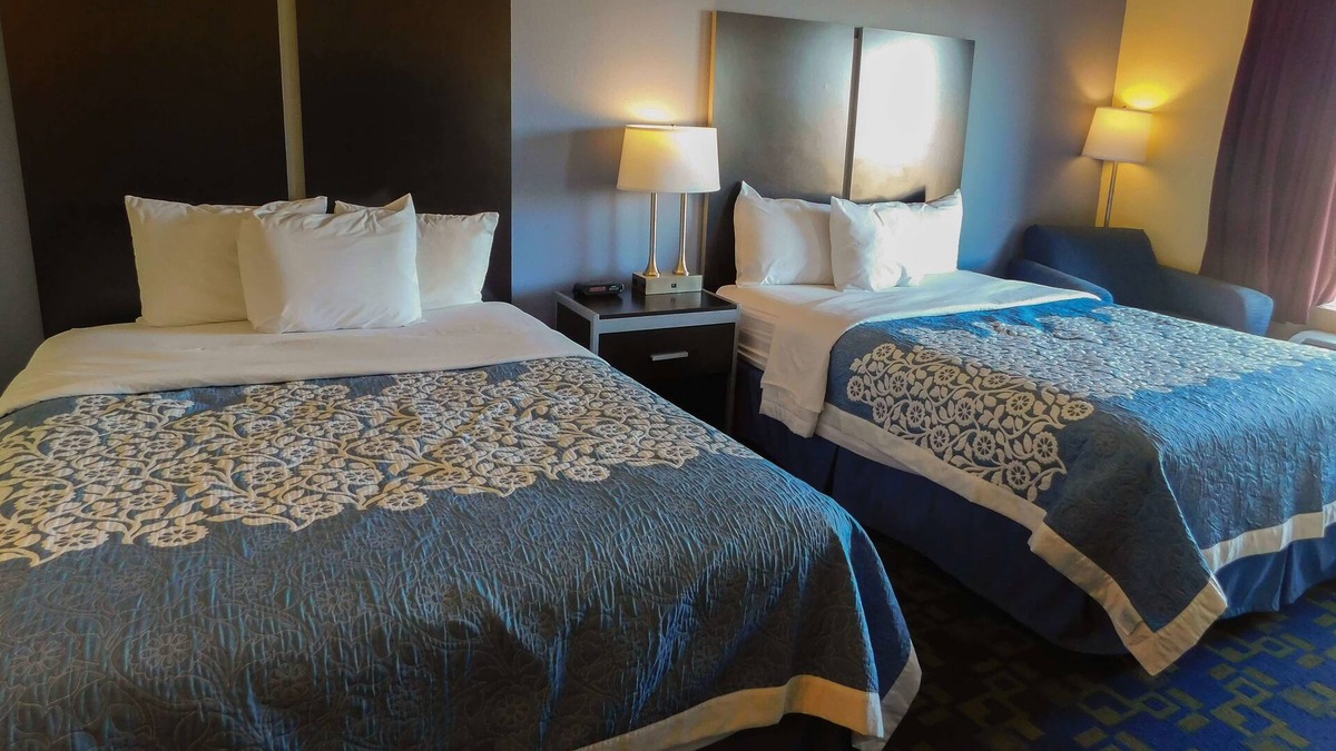 Pocahontas Hotel | Days Inn & Suites by Wyndham Pocahontas