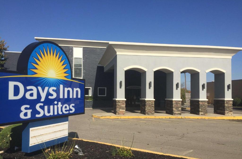 Springdale Hotel | Days Inn & Suites by Wyndham Cincinnati North