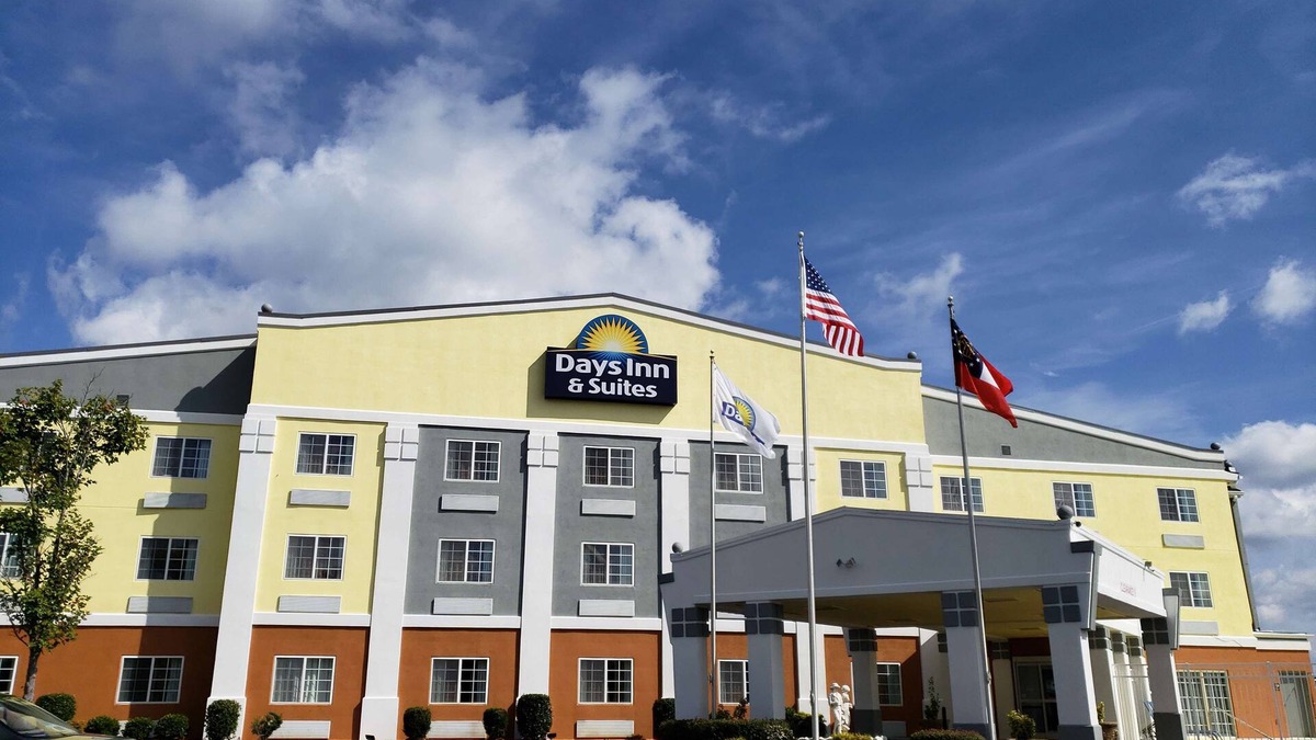 Union City Hotel | Days Inn & Suites by Wyndham Union City