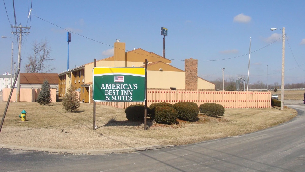 Caseyville Hotel | Days Inn & Suites by Wyndham Caseyville