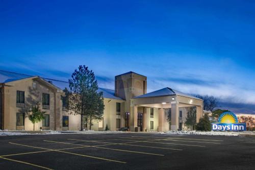 Cuba Hotel | Days Inn & Suites by Wyndham Cuba