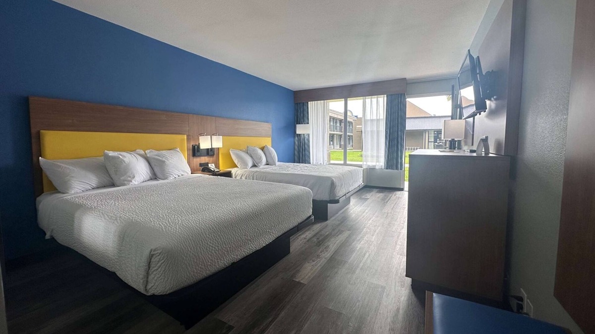 Jennings Hotel | Days Inn & Suites by Wyndham Jennings