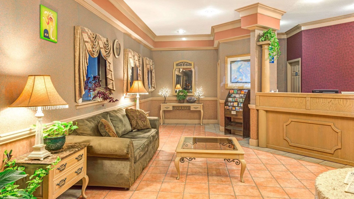 Osceola Hotel | Days Inn & Suites by Wyndham Osceola AR