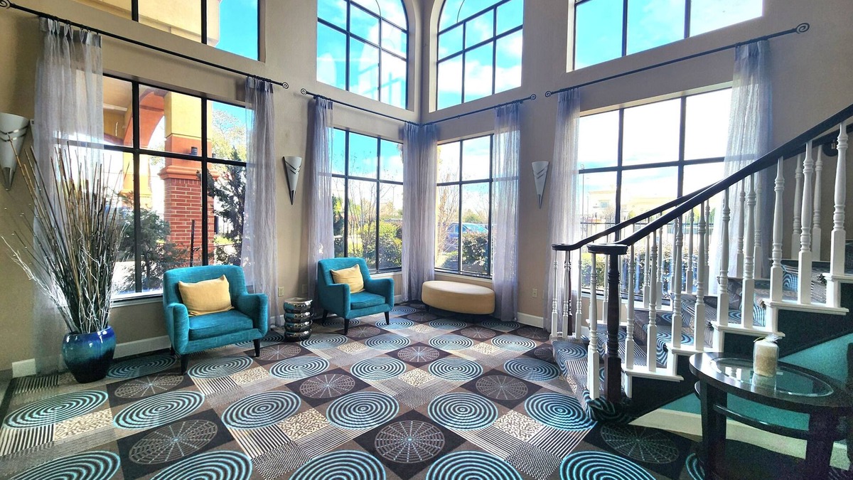 Barker Hotel | Days Inn & Suites by Wyndham Sam Houston Tollway