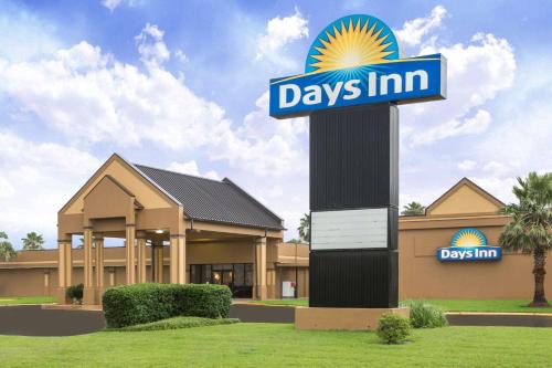Jennings Hotel | Days Inn & Suites by Wyndham Jennings