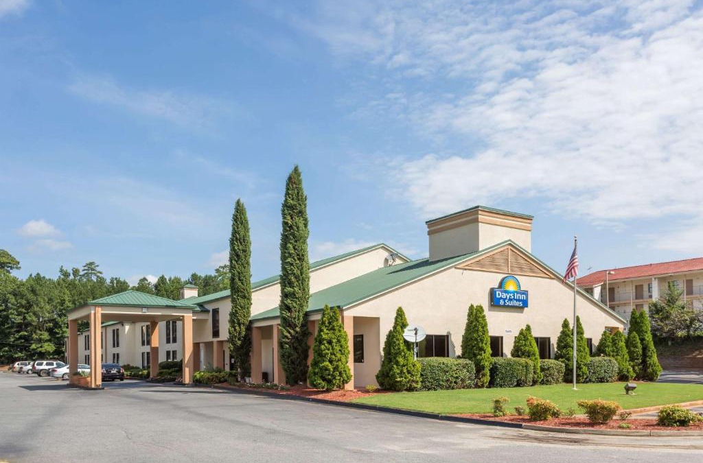 Peachtree Corners Hotel | Days Inn & Suites by Wyndham Peachtree Corners Norcross
