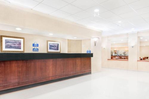 York Hotel | Days Inn & Suites by Wyndham York