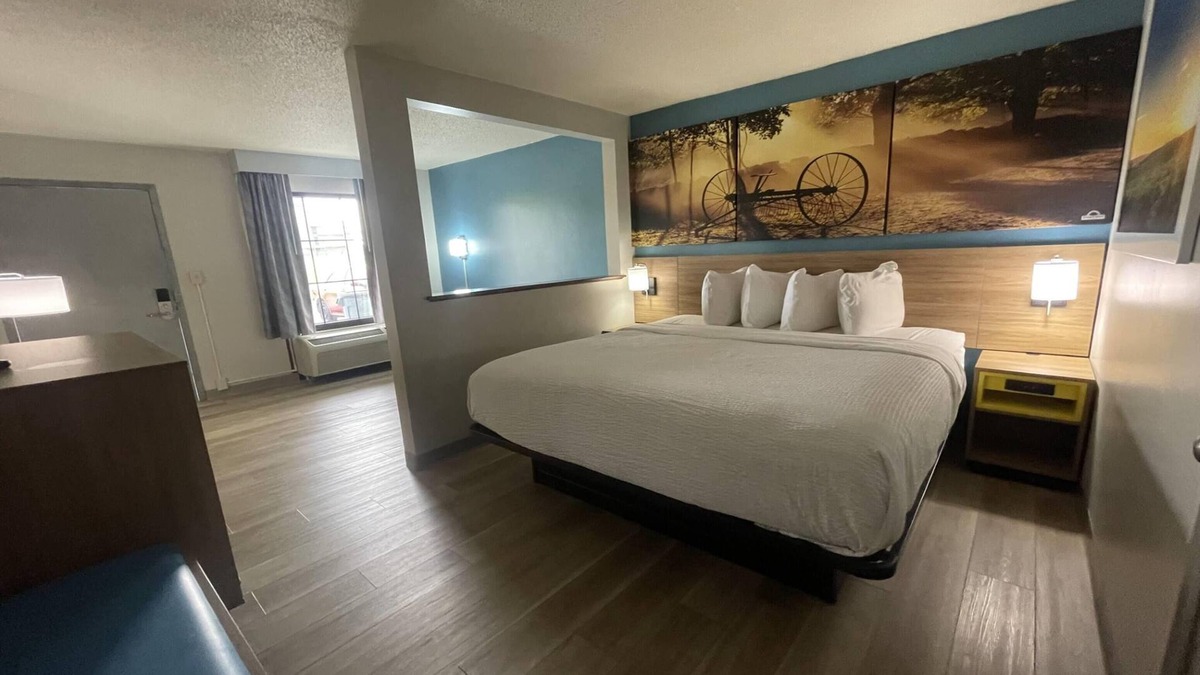 York Hotel | Days Inn & Suites by Wyndham York
