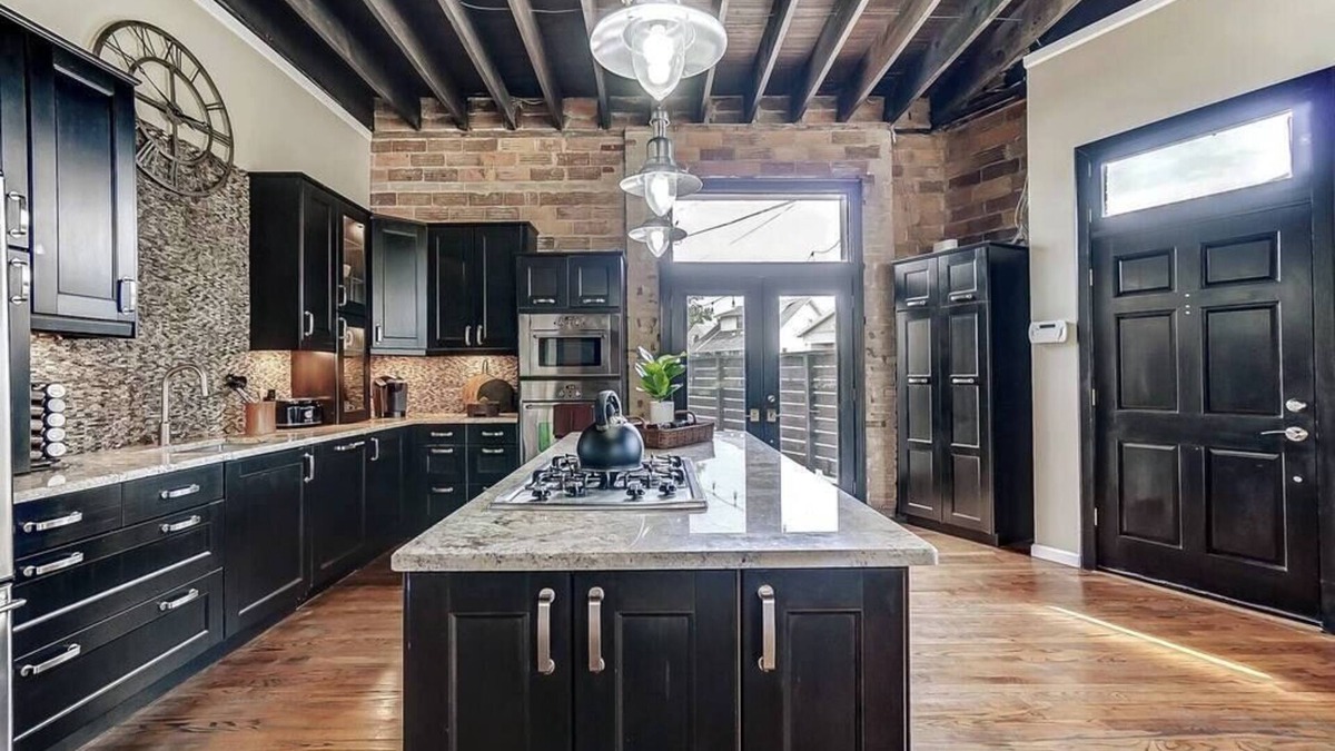 Dayton House | Dayton Loft close to DT, Oregon, UD (Sleeps 6)