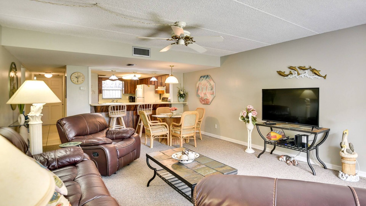 Daytona Beach Condo | Daytona Beach Shores Condo Rental: Walk to Beach!