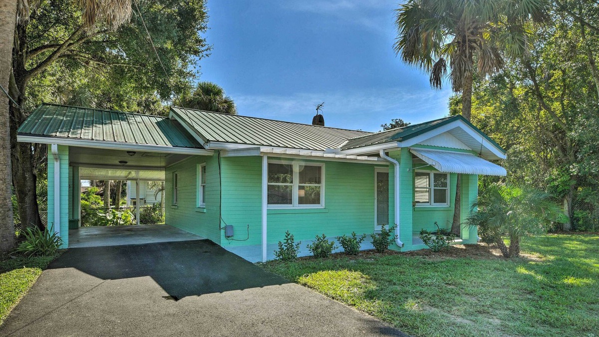 Kingston House | Daytona Beach Escape w/Studio < 3 Mi to Beach!