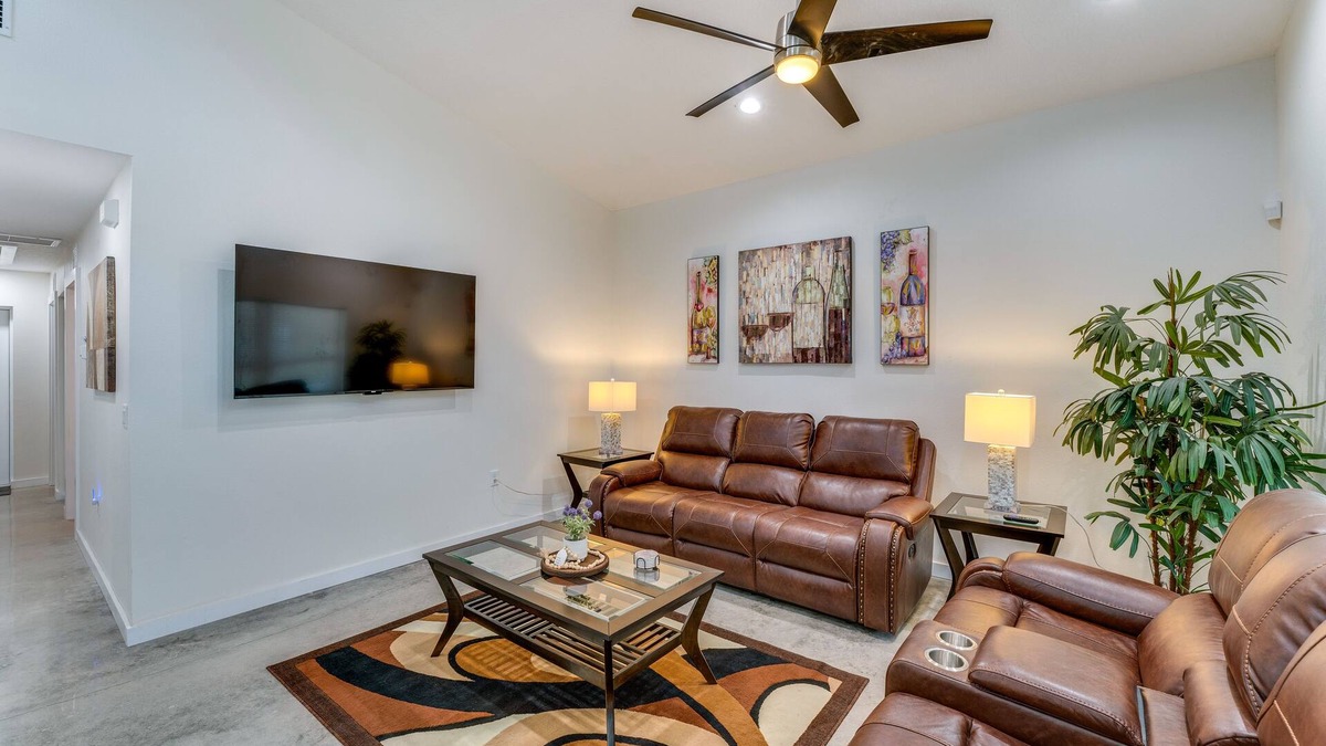 Holly Hill House | Daytona Beach Vacation Home ~ 4 Mi to Main St Pier