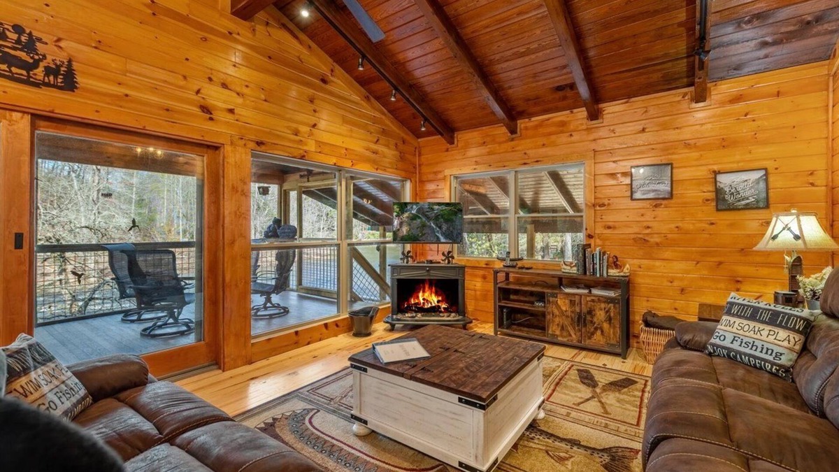 Blue Ridge Cabin | DAZE AT THE RIVER