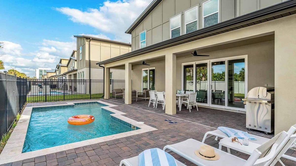 Melbourne Beach House | Dazzling Dunes | Superstar Beach Villa w PVT Pool, Casino, Near Dining, Shopping