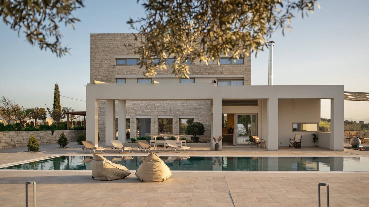 Archanes Villa | Dazzling Heraklion Villa | Villa Elrond | 5 Bedrooms | Spacious Furnished Sun.